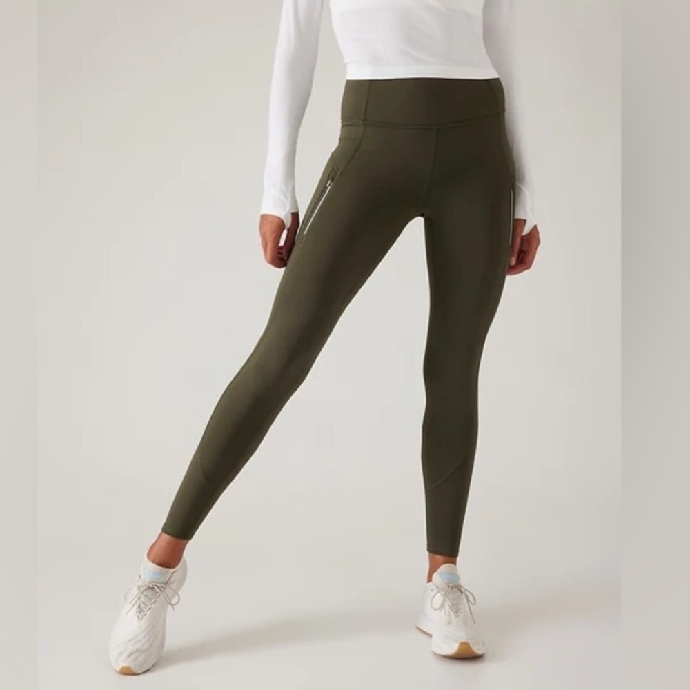 NWT ATHLETA Rainier Tight Legging Green Plush Supersonic Cold Climate Medium